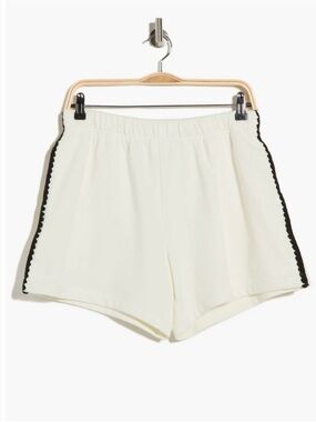 NWT “Rag & Bone” Cream Athletic Shorts with Black Side Trim size XS 🤍🖤coziiiiesT
